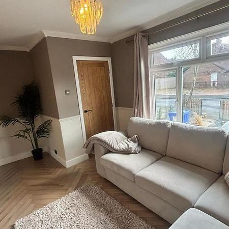Stylish 2Bed - Manchester - Free Parking Hyde Ngoại thất bức ảnh
