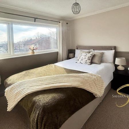 Stylish 2Bed - Manchester - Free Parking Hyde Ngoại thất bức ảnh