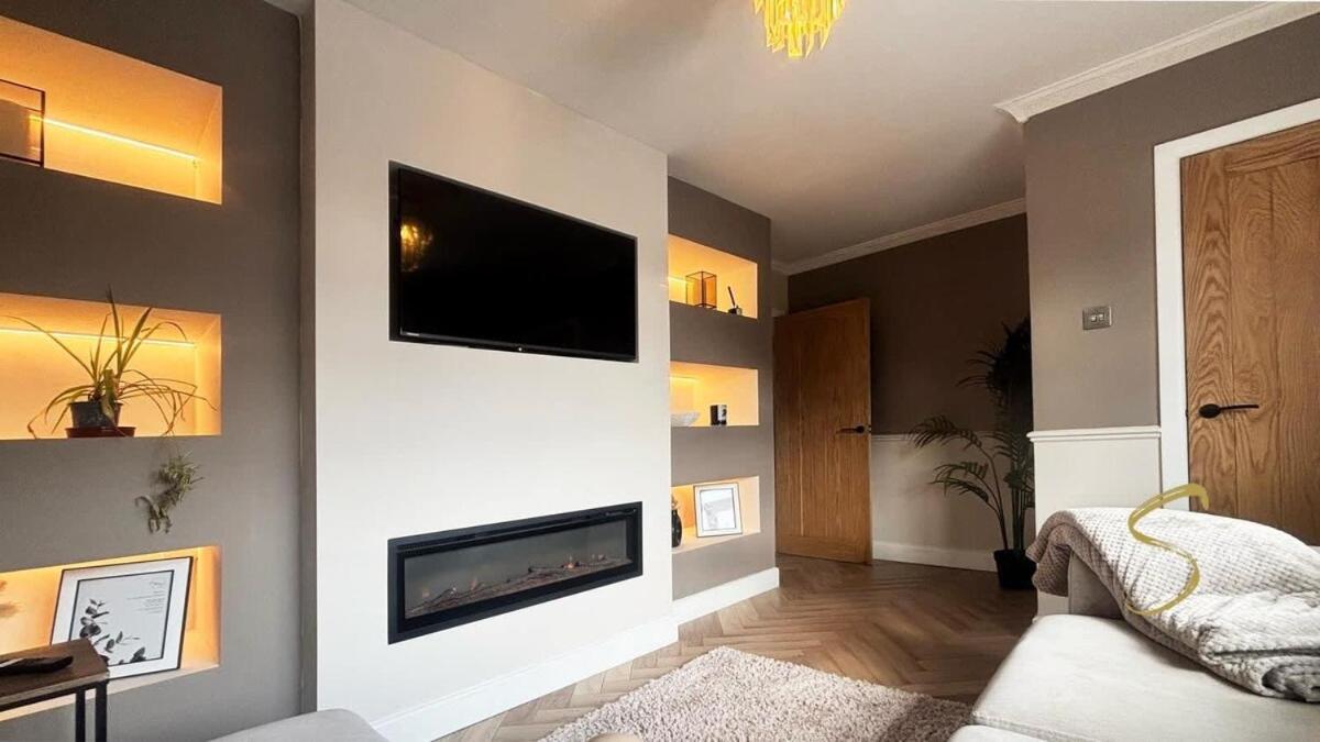 Stylish 2Bed - Manchester - Free Parking Hyde Ngoại thất bức ảnh