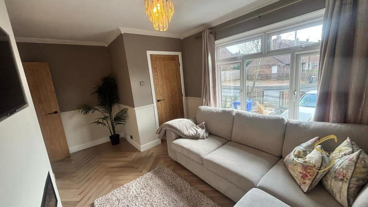 Stylish 2Bed - Manchester - Free Parking Hyde Ngoại thất bức ảnh