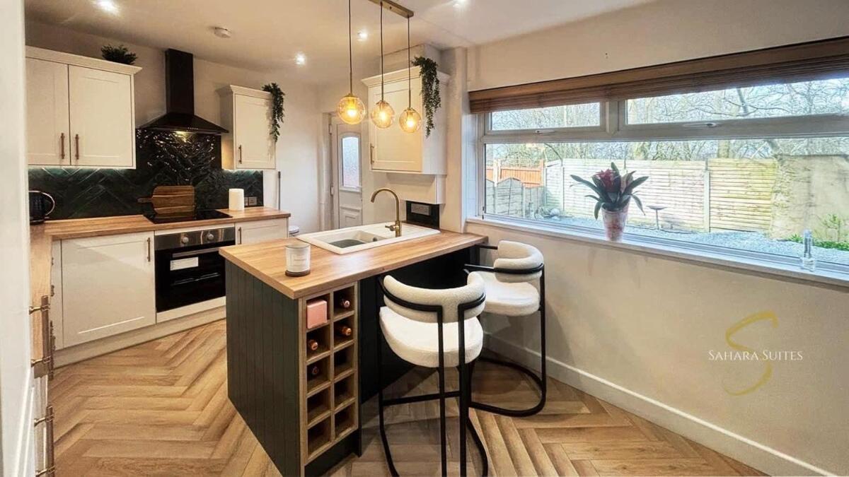 Stylish 2Bed - Manchester - Free Parking Hyde Ngoại thất bức ảnh