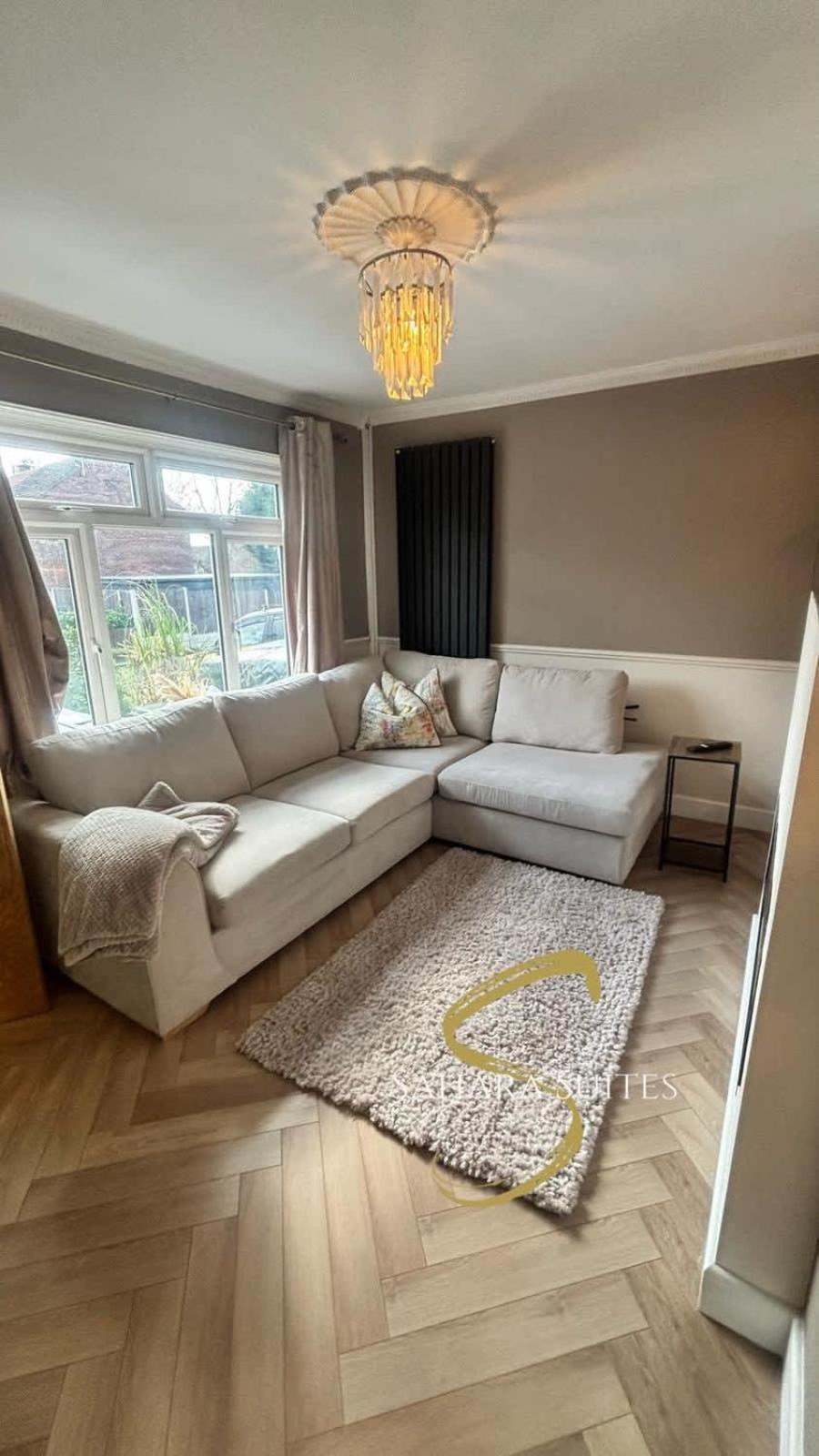 Stylish 2Bed - Manchester - Free Parking Hyde Ngoại thất bức ảnh