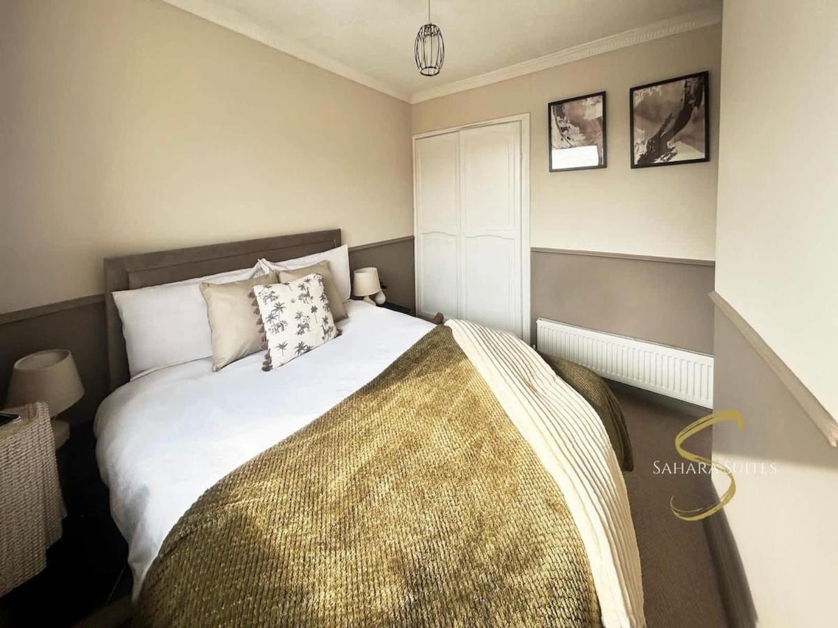 Stylish 2Bed - Manchester - Free Parking Hyde Ngoại thất bức ảnh