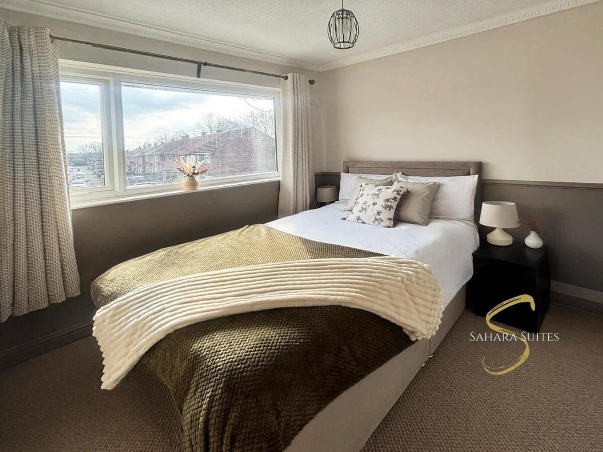 Stylish 2Bed - Manchester - Free Parking Hyde Ngoại thất bức ảnh